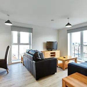 Chapel Riverside By Flying Butler Apartment